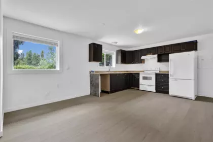 Mudroom Photo of 18460 74 Avenue, Surrey, BC