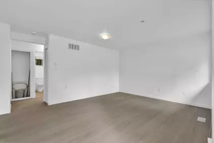 Office / Den Photo of 18460 74 Avenue, Surrey, BC