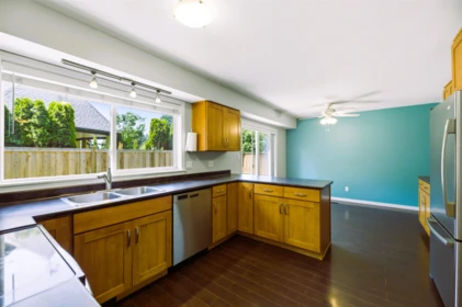 Kitchen Island Photo of 11997 Laity Street, Maple Ridge, BC