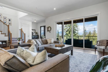 Breakfast Nook Photo of 1 45406 Vedder Mountain Road, Chilliwack, BC