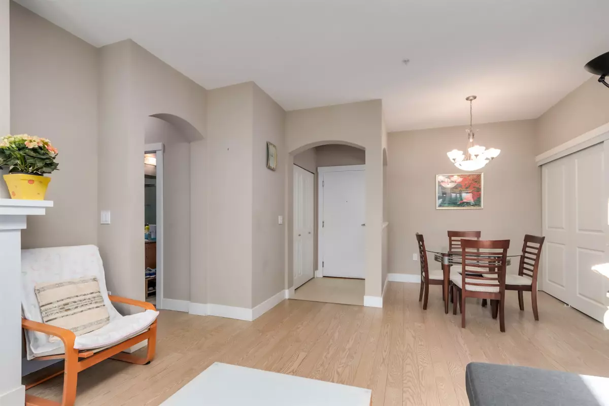 Dining Area Photo of 423 2083 W 33rd Avenue, Vancouver, BC