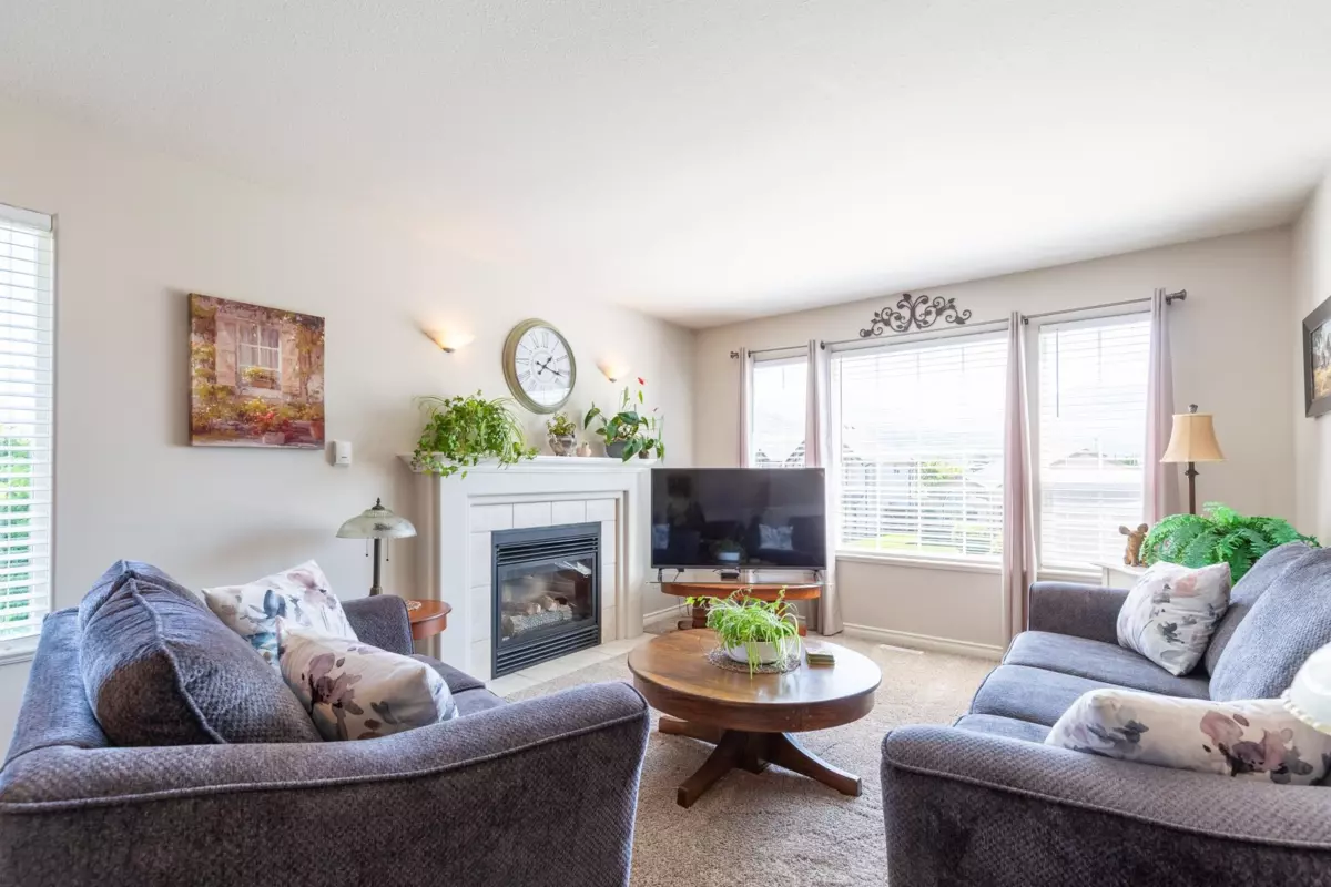 Dining Area Photo of 46371 Ranchero Drive, Chilliwack, BC