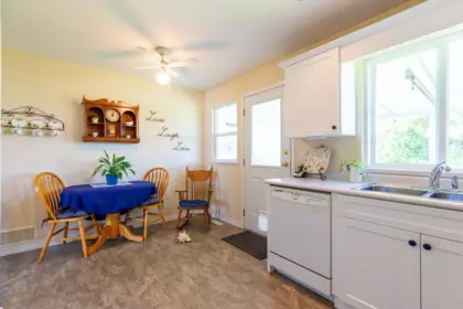 Guest Bathroom Photo of 46371 Ranchero Drive, Chilliwack, BC