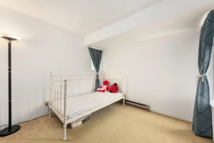 Basement Recreation Room Photo of 9241 Kingsley Court, Richmond, BC
