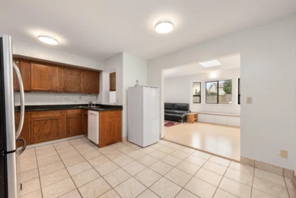 Kitchen Island Photo of 9241 Kingsley Court, Richmond, BC