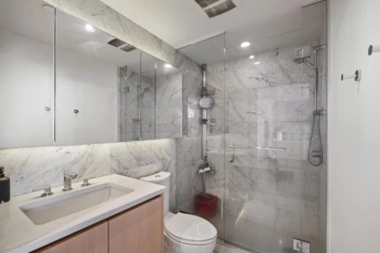 Primary Bathroom Photo of 2916 89 Nelson Street, Vancouver, BC
