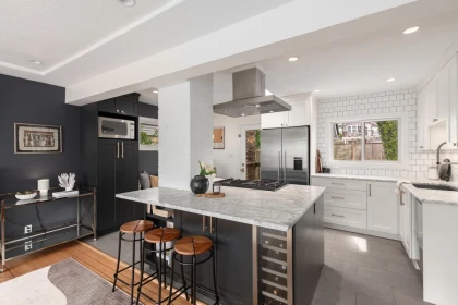 Kitchen Island Photo of 513 Garrett Street, New Westminster, BC