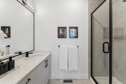 Guest Bathroom Photo of 7 19667 55a Avenue, Langley, BC