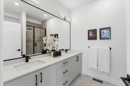 Powder Room Photo of 7 19667 55a Avenue, Langley, BC