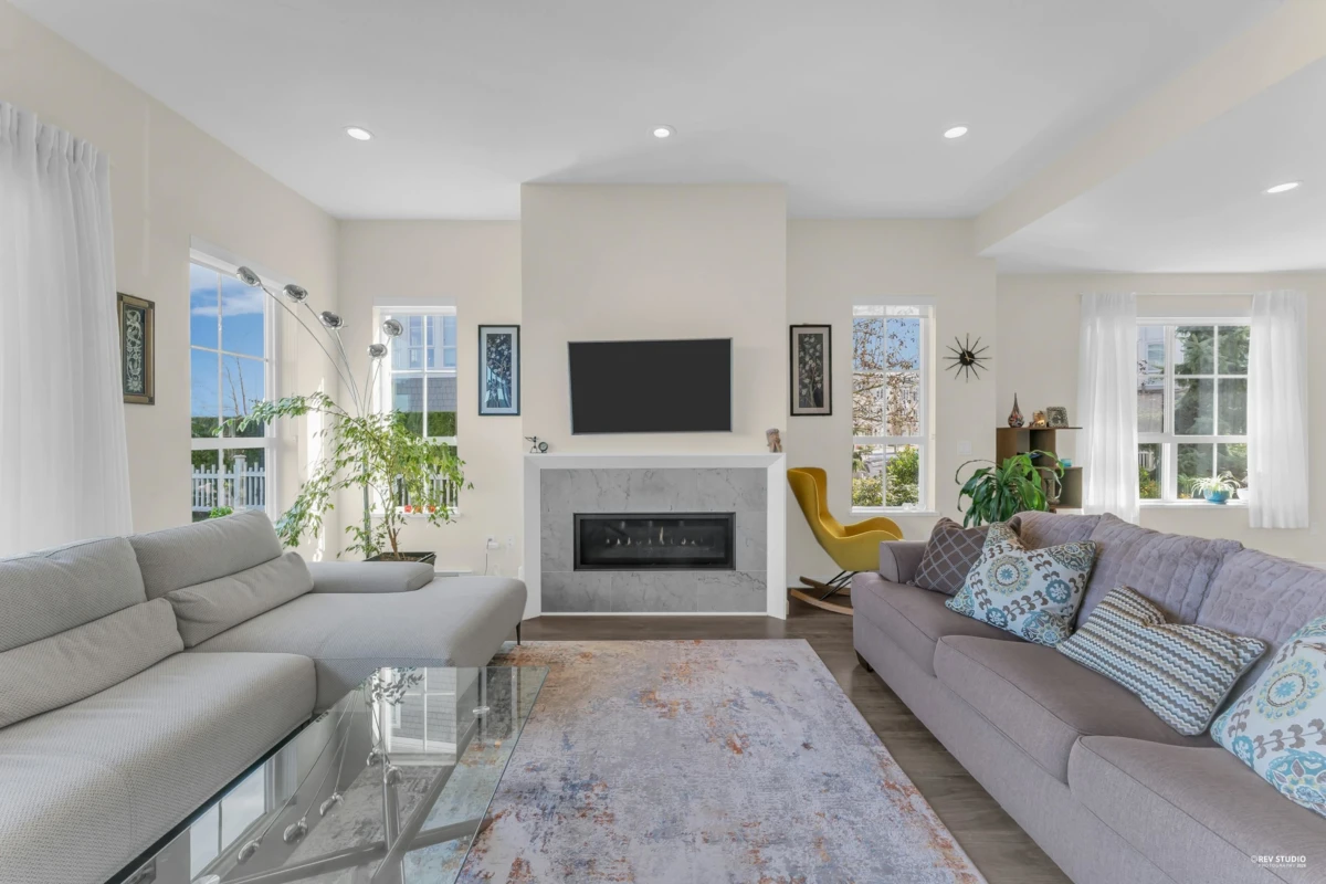 Family Room Photo of 12B 5551 Admiral Way, Delta, BC