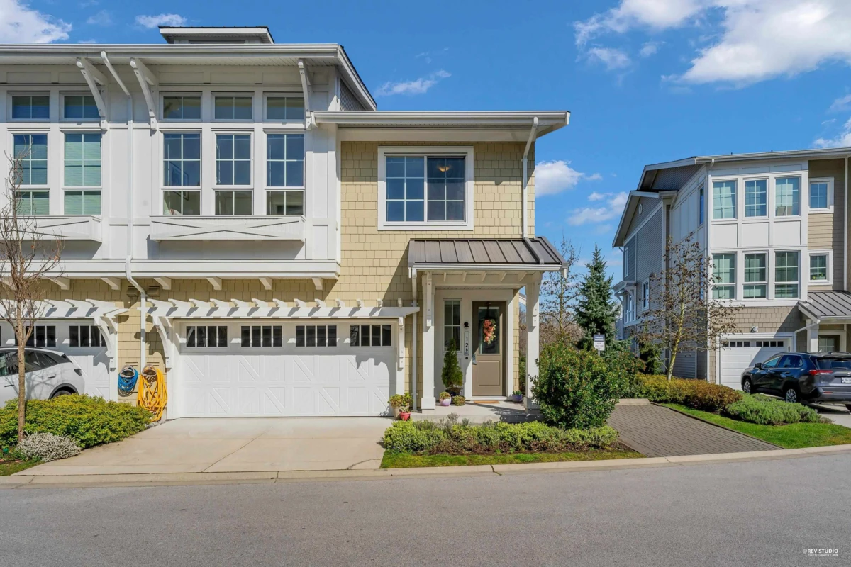 Living Room Photo of 12B 5551 Admiral Way, Delta, BC