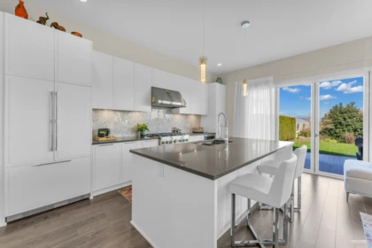 Breakfast Nook Photo of 12B 5551 Admiral Way, Delta, BC