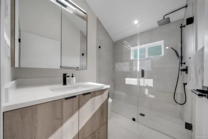 Guest Bathroom Photo of 2558 William Street, Vancouver, BC