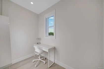Primary Bathroom Photo of 2558 William Street, Vancouver, BC