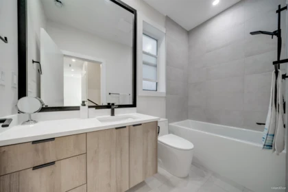 Walk-In Closet Photo of 2558 William Street, Vancouver, BC