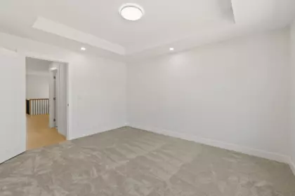Hallway Photo of 32539 HIGGINBOTTOM COURT, Mission BC V2V 2T7