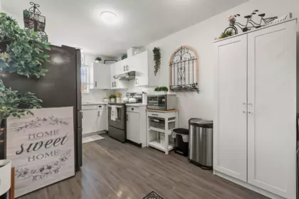 Kitchen Photo of 206 46351 Yale Road, Chilliwack, BC