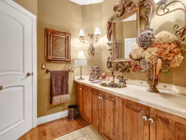 Powder Room Photo of 2908 140b Street, Surrey, BC