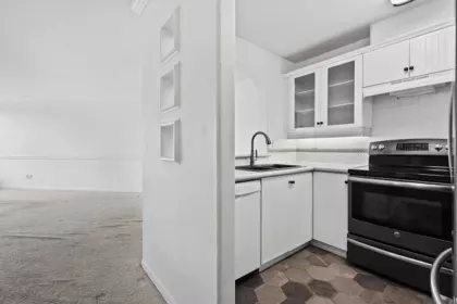 Primary Bathroom Photo of 326 12633 No. 2 Road, Richmond, BC