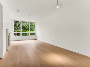 111 5800 Andrews Road, Richmond, BC, Richmond — Apartment/Condo for sale