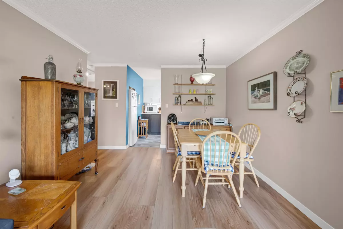 Family Room Photo of 101 611 Blackford Street, New Westminster, BC