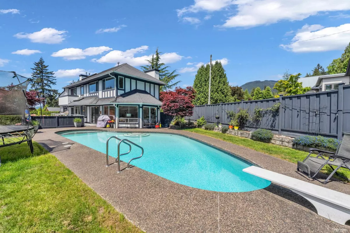 Family Room Photo of 111 Sandringham Crescent, North Vancouver, BC