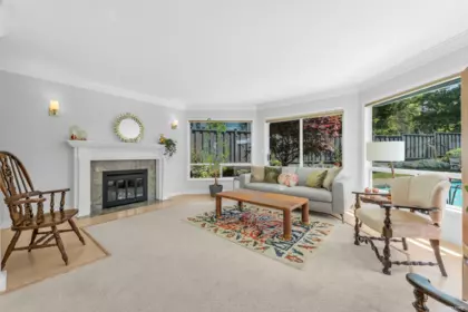 Breakfast Nook Photo of 111 Sandringham Crescent, North Vancouver, BC