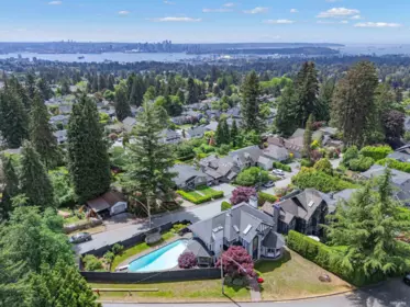 Fitness Center Photo Near 111 Sandringham Crescent, North Vancouver, BC