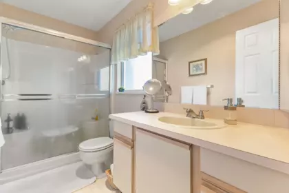 Mudroom Photo of 36 32659 George Ferguson Way, Abbotsford, BC
