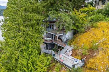 Breakfast Nook Photo of 4678 Eastridge Road, North Vancouver, BC