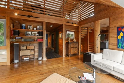 Hallway Photo of 4678 Eastridge Road, North Vancouver, BC