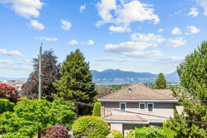 2495 W 33rd Avenue, Vancouver, BC, Vancouver — Single Family Residence for sale