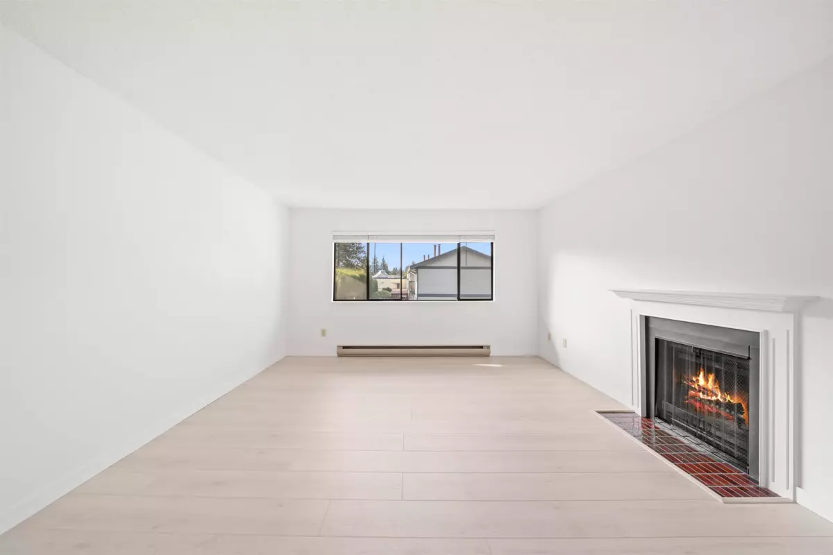 Living Room Photo of 11536 Kingcome Avenue, Richmond, BC