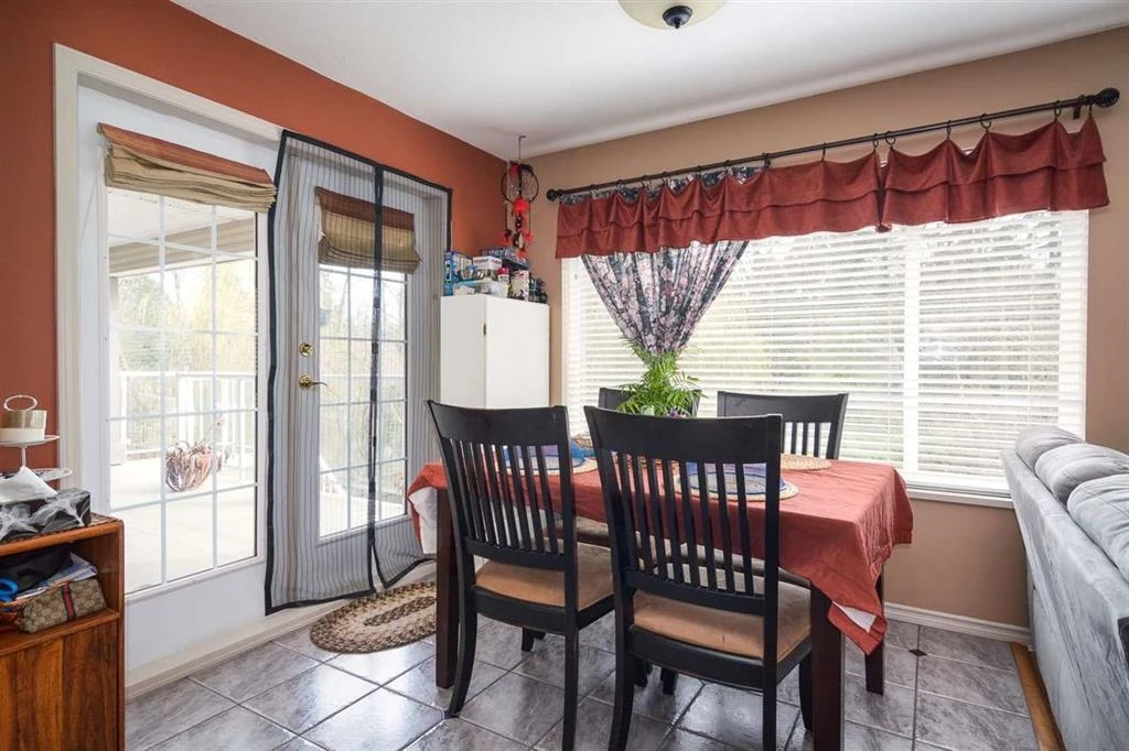 Family Room Photo of 23776 110 Avenue, Maple Ridge, BC