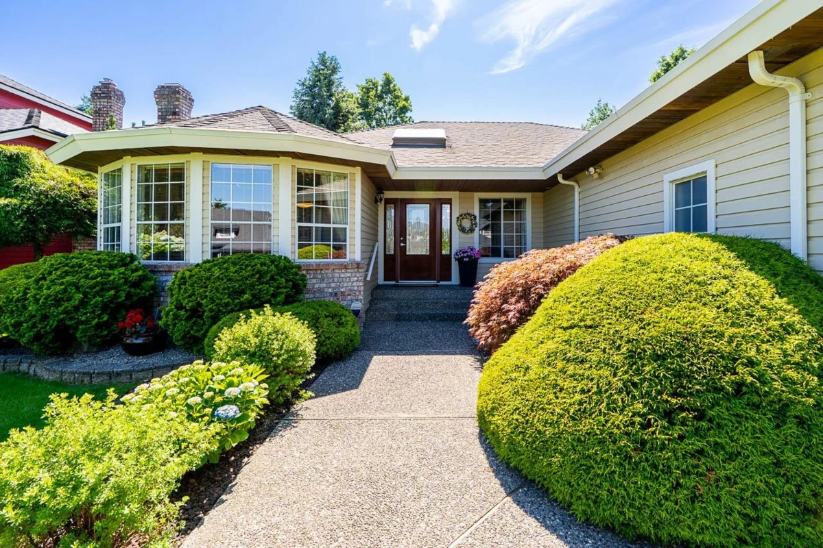 Family Room Photo of 10675 Glenwood Crescent, Surrey, BC