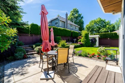 Front Yard Photo of 10675 Glenwood Crescent, Surrey, BC