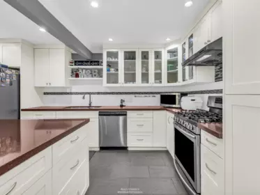 Breakfast Nook Photo of 7170 Hecate Place, Vancouver, BC