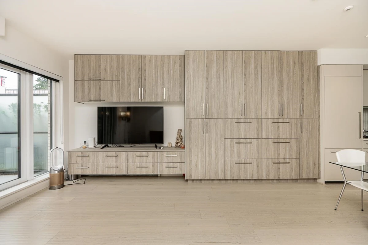 Family Room Photo of 2 589 W King Edward Avenue, Vancouver, BC