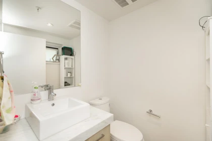 Guest Bathroom Photo of 2 589 W King Edward Avenue, Vancouver, BC