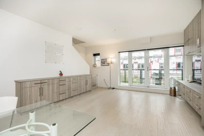 Kitchen Photo of 2 589 W King Edward Avenue, Vancouver, BC
