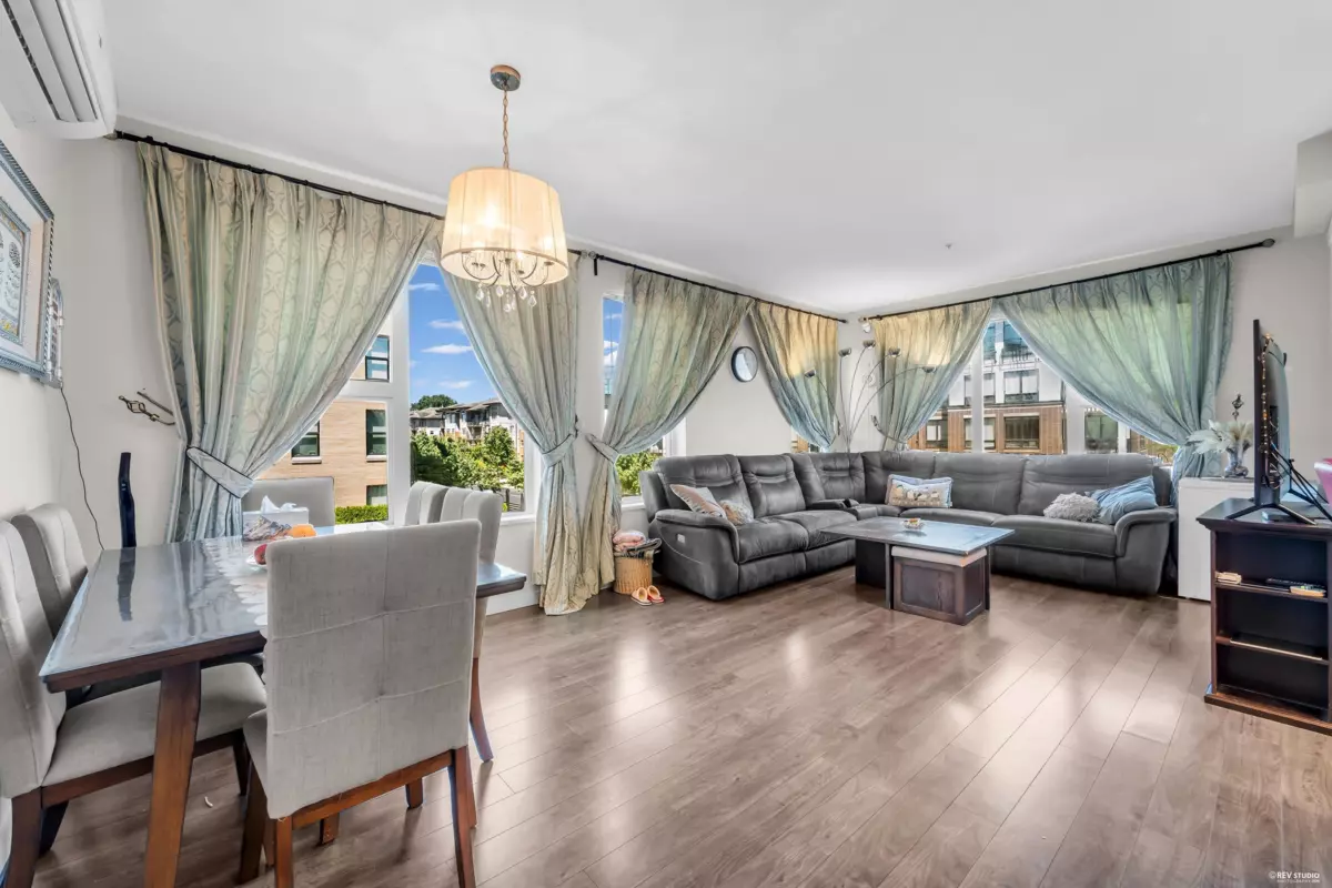 Family Room Photo of 202 9388 Tomicki Avenue, Richmond, BC