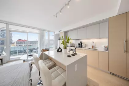 2203 1289 Hornby Street, Vancouver, BC, Vancouver — Apartment/Condo for sale