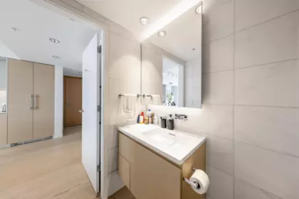 Guest Bathroom Photo of 2203 1289 Hornby Street, Vancouver, BC