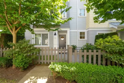 Garden / Landscaping Photo of 87 5550 Admiral Way, Delta, BC
