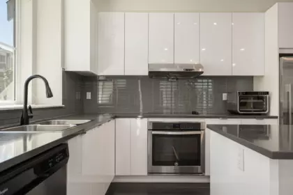 Kitchen Photo of 87 5550 Admiral Way, Delta, BC