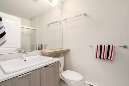 Powder Room Photo of 87 5550 Admiral Way, Delta, BC