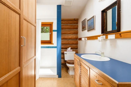 Hallway Photo of 580 340 Manastee Road, Galiano Island, BC