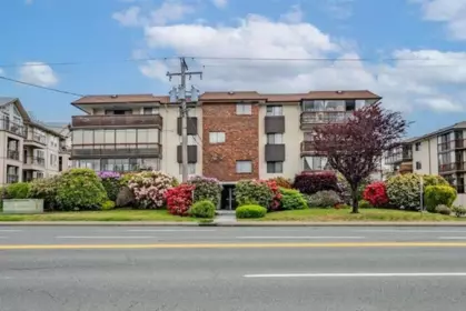 Front Yard Photo of 105 32033 Old Yale Road, Abbotsford, BC
