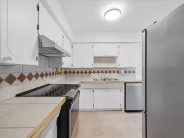 Pantry Photo of 105 32033 Old Yale Road, Abbotsford, BC