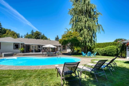 Garden / Landscaping Photo of 3910 Verdon Way, Abbotsford, BC
